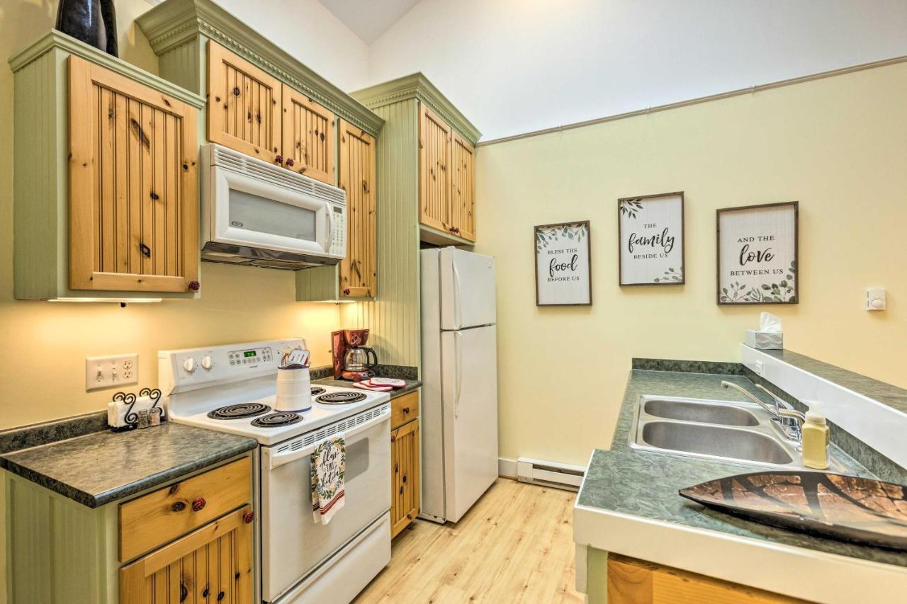 Charming Retreat Near Downtown Frankfort And Beaches Bagian luar foto