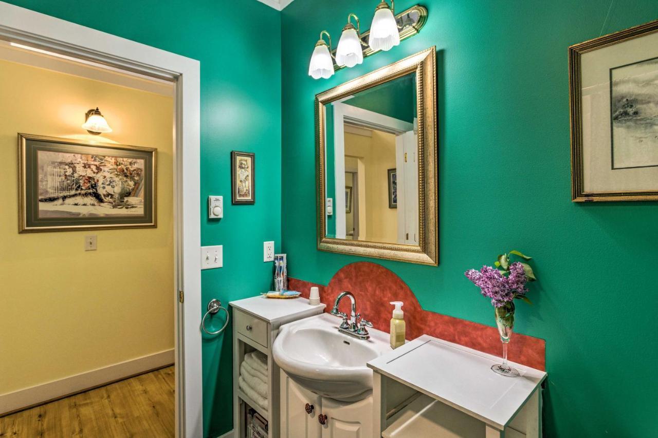Charming Retreat Near Downtown Frankfort And Beaches Bagian luar foto