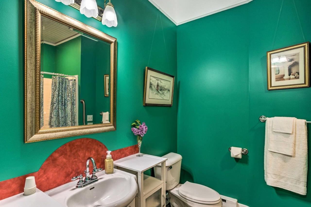 Charming Retreat Near Downtown Frankfort And Beaches Bagian luar foto