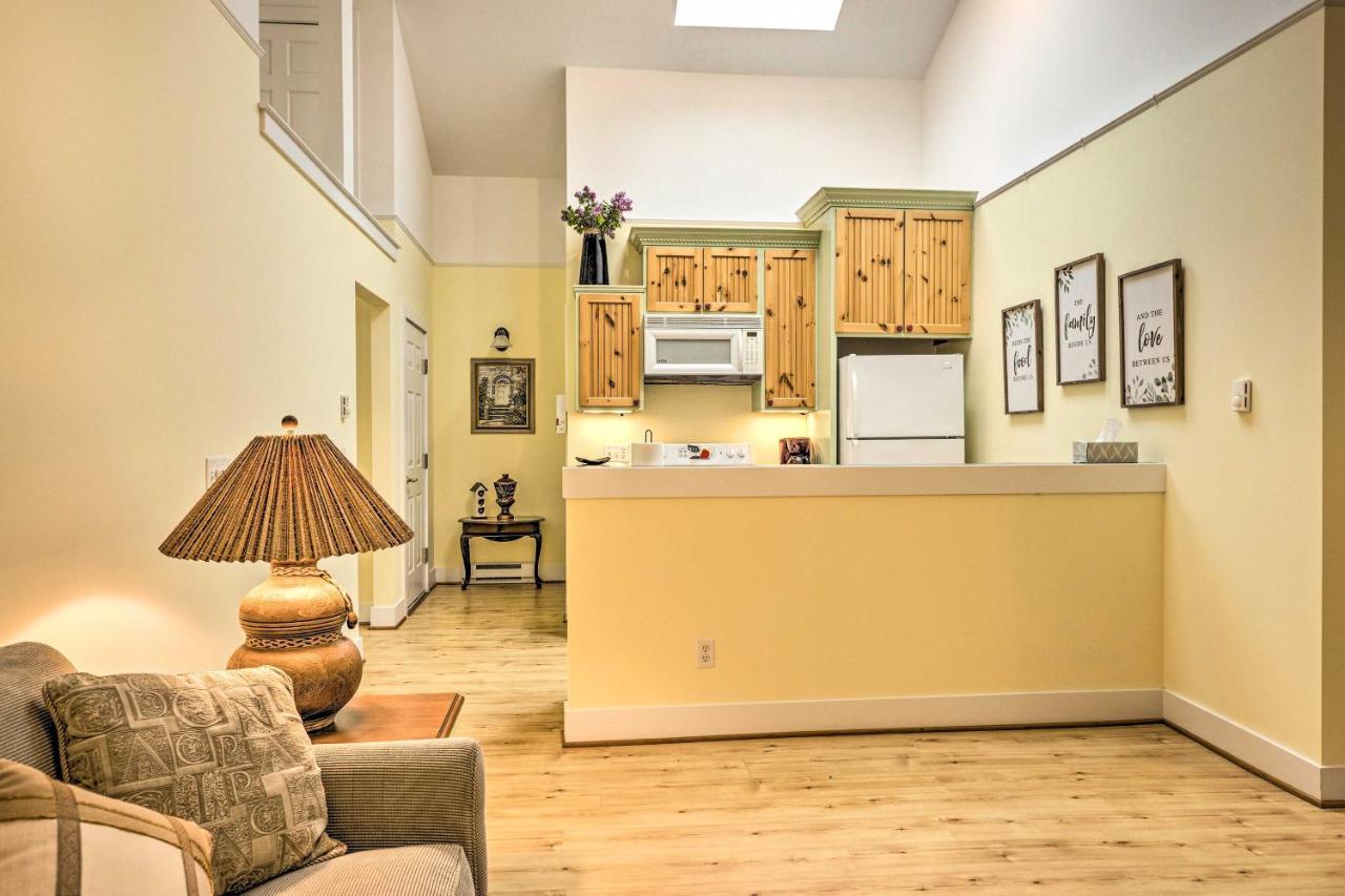 Charming Retreat Near Downtown Frankfort And Beaches Bagian luar foto