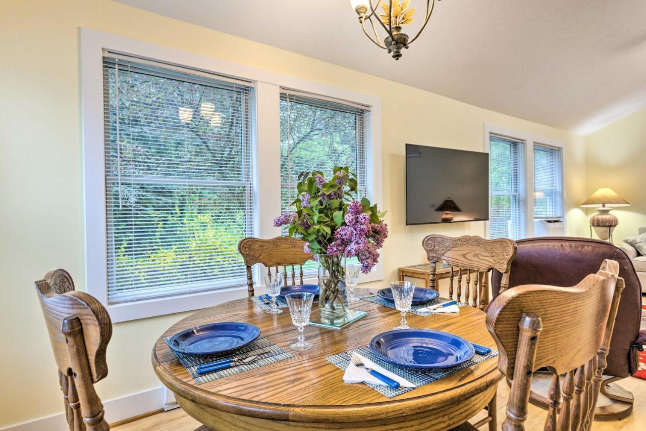 Charming Retreat Near Downtown Frankfort And Beaches Bagian luar foto