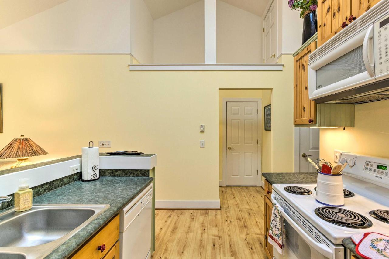 Charming Retreat Near Downtown Frankfort And Beaches Bagian luar foto