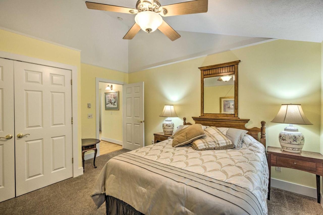 Charming Retreat Near Downtown Frankfort And Beaches Bagian luar foto