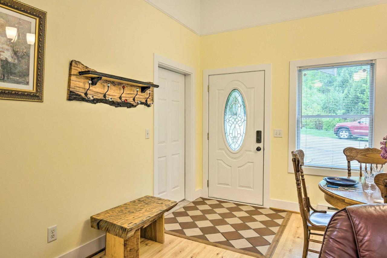 Charming Retreat Near Downtown Frankfort And Beaches Bagian luar foto