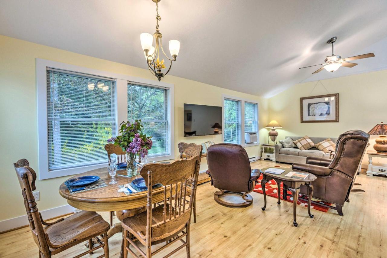 Charming Retreat Near Downtown Frankfort And Beaches Bagian luar foto